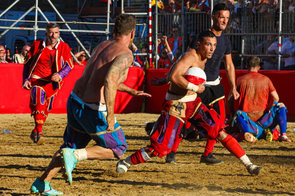 Calcio storico, per la prima volta si giocherà un'amichevole in Mugello